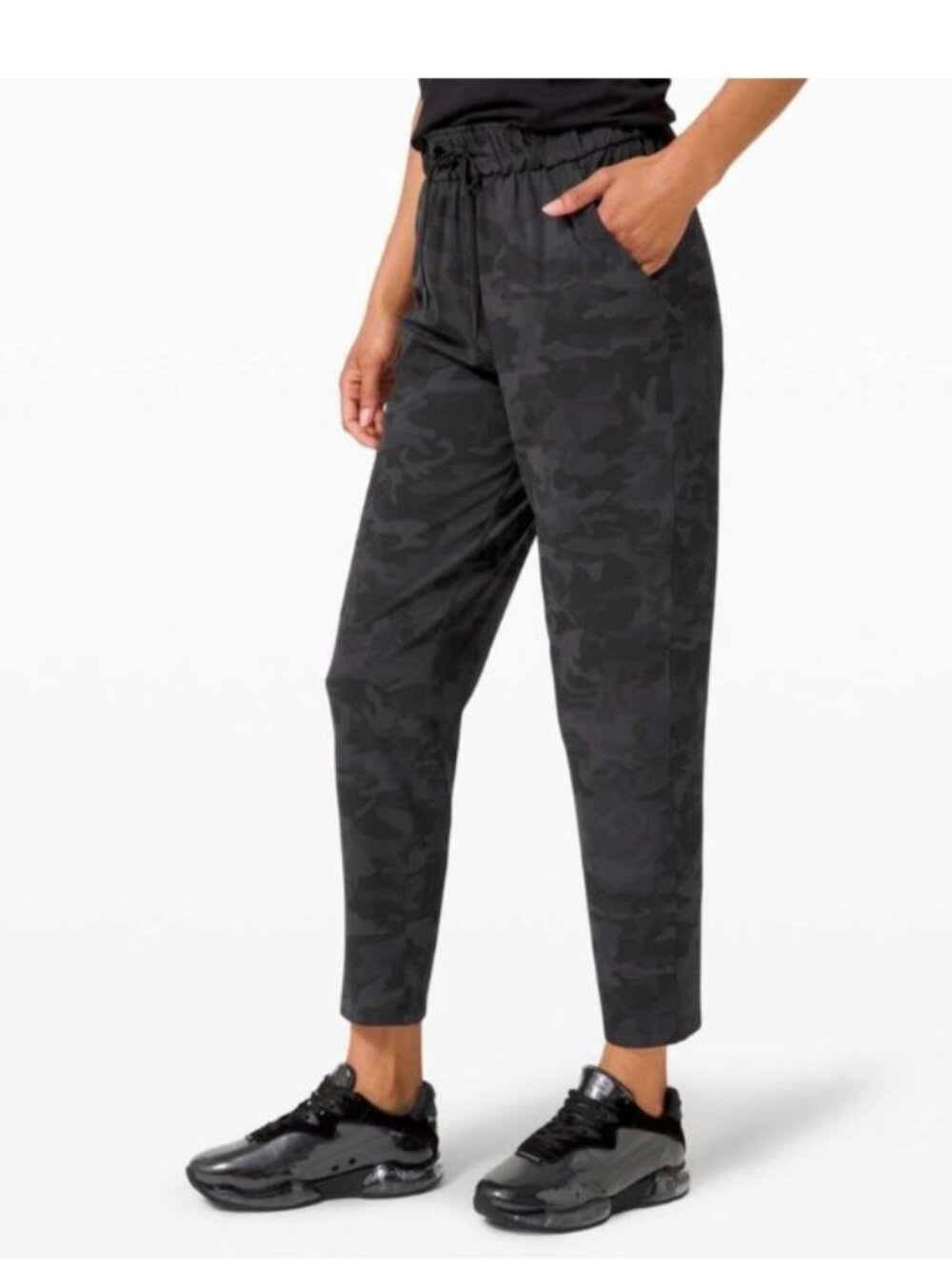 Lululemon Keep Moving Pant 7/8 High-Rise in Camo Grey Women’s Size 6